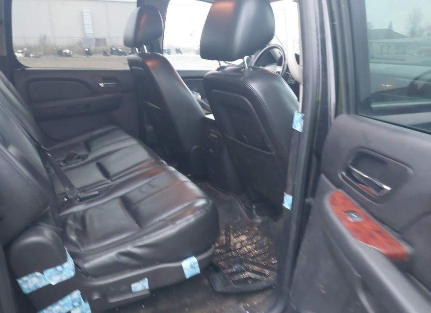 Photo 8 of 2013 Chevrolet Suburban 1500 LT (VIN 1GNSKJE73DR189430)