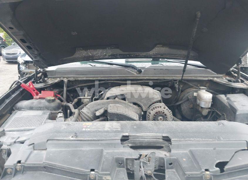 Photo 10 of 2014 Chevrolet Suburban 1500 LT (VIN 1GNSKJE73ER130976)