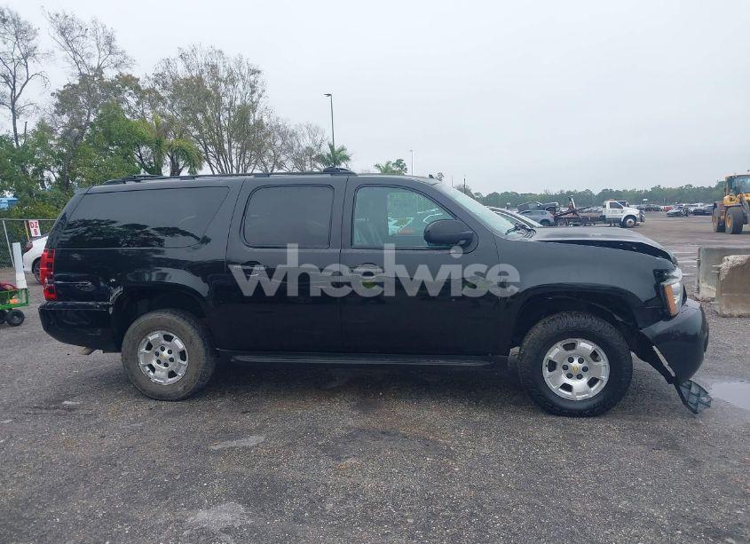 Photo 13 of 2014 Chevrolet Suburban 1500 LT (VIN 1GNSKJE73ER130976)