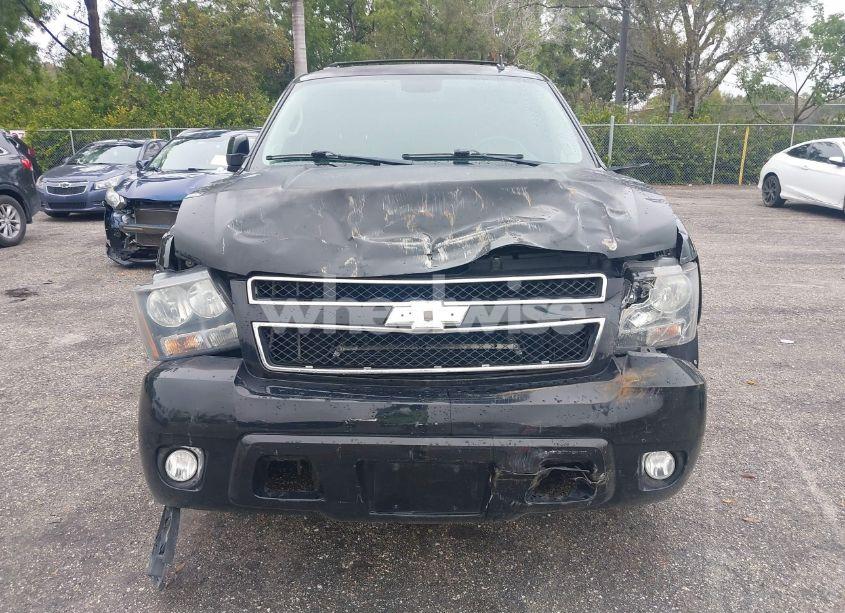 Photo 6 of 2014 Chevrolet Suburban 1500 LT (VIN 1GNSKJE73ER130976)