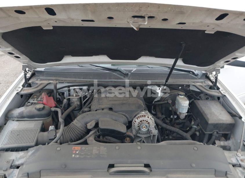 Photo 10 of 2012 Chevrolet Suburban 1500 LT (VIN 1GNSKJE74CR170478)