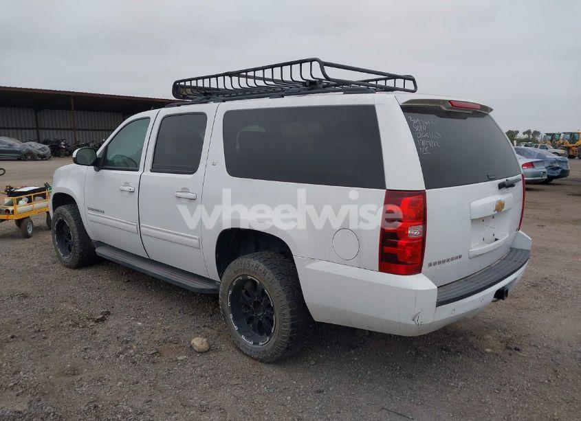 Photo 3 of 2012 Chevrolet Suburban 1500 LT (VIN 1GNSKJE74CR170478)