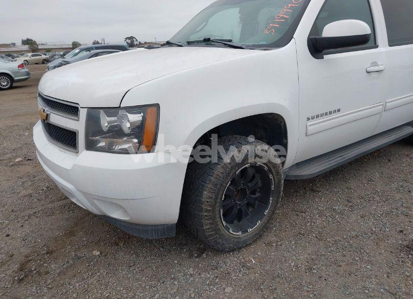 Photo 6 of 2012 Chevrolet Suburban 1500 LT (VIN 1GNSKJE74CR170478)