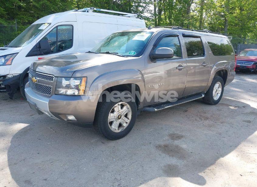 Photo 2 of 2012 Chevrolet Suburban 1500 LT (VIN 1GNSKJE74CR221767)