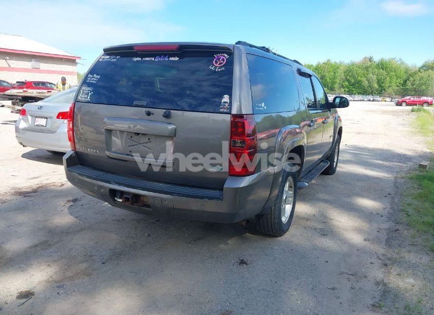 Photo 4 of 2012 Chevrolet Suburban 1500 LT (VIN 1GNSKJE74CR221767)