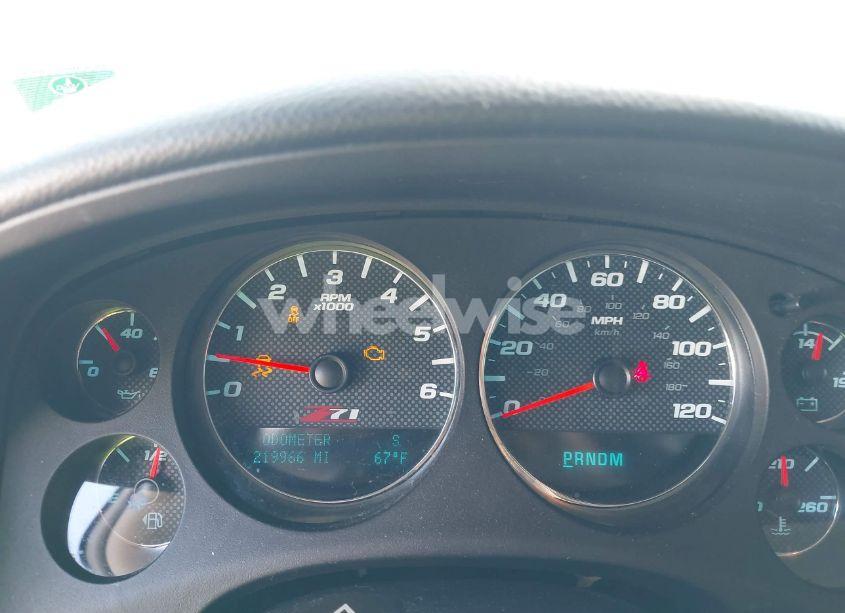 Photo 7 of 2012 Chevrolet Suburban 1500 LT (VIN 1GNSKJE74CR221767)