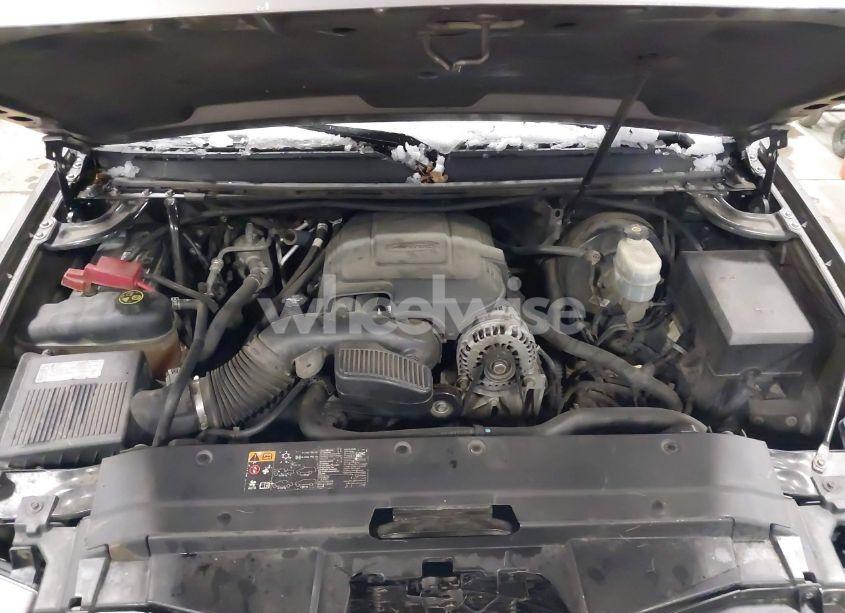 Photo 10 of 2012 Chevrolet Suburban 1500 LT (VIN 1GNSKJE74CR304437)