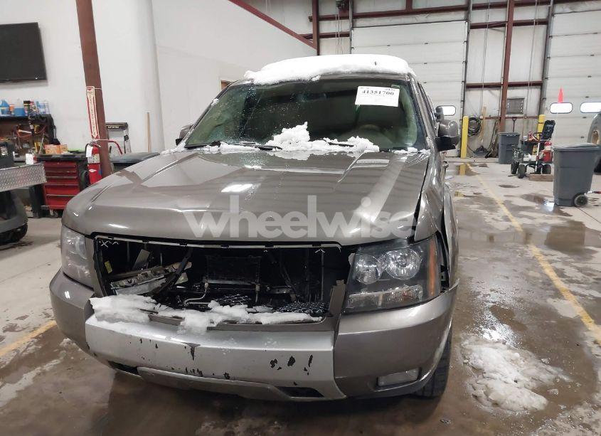 Photo 12 of 2012 Chevrolet Suburban 1500 LT (VIN 1GNSKJE74CR304437)