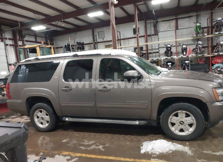 Photo 13 of 2012 Chevrolet Suburban 1500 LT (VIN 1GNSKJE74CR304437)