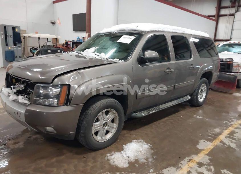 Photo 2 of 2012 Chevrolet Suburban 1500 LT (VIN 1GNSKJE74CR304437)