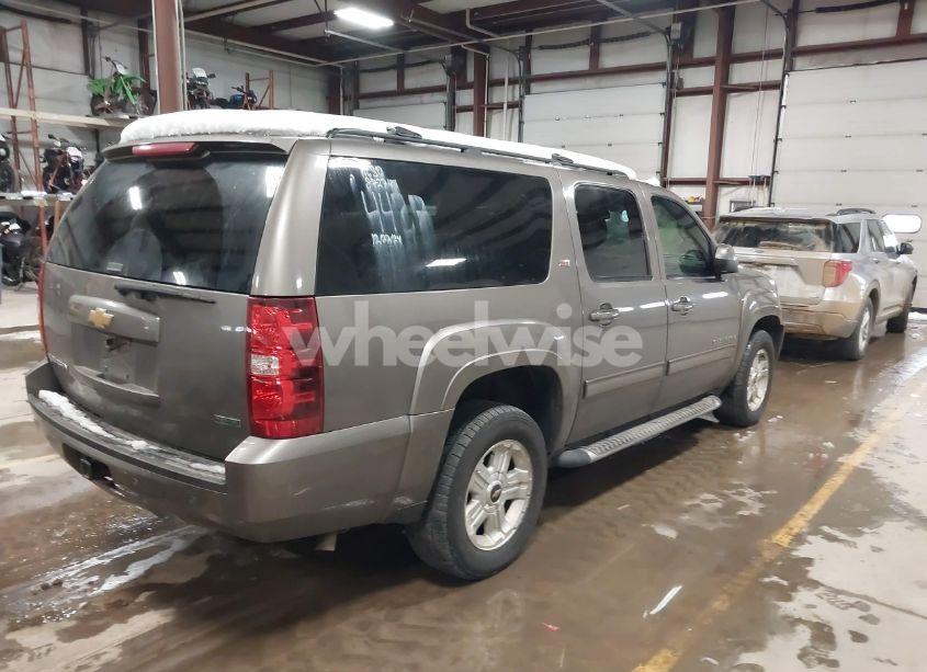 Photo 4 of 2012 Chevrolet Suburban 1500 LT (VIN 1GNSKJE74CR304437)