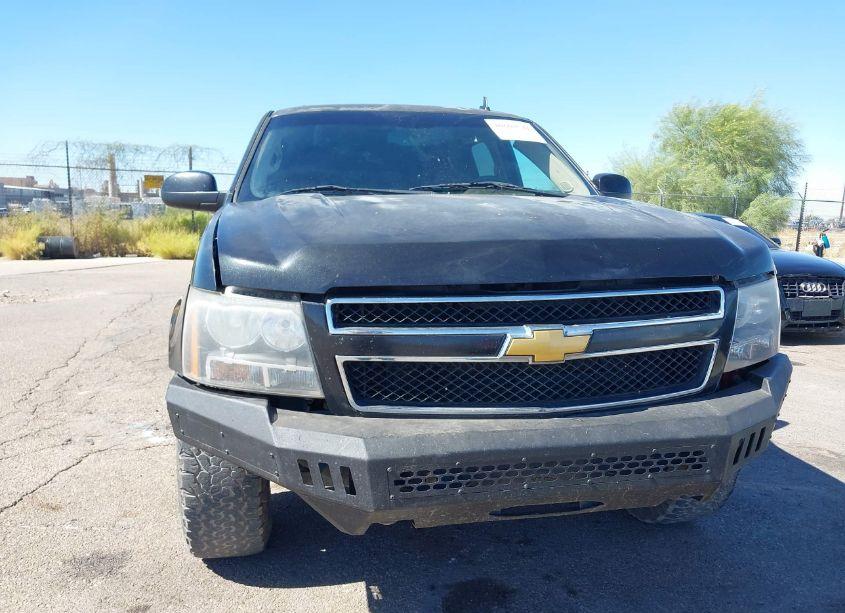 Photo 12 of 2013 Chevrolet Suburban 1500 LT (VIN 1GNSKJE74DR182843)