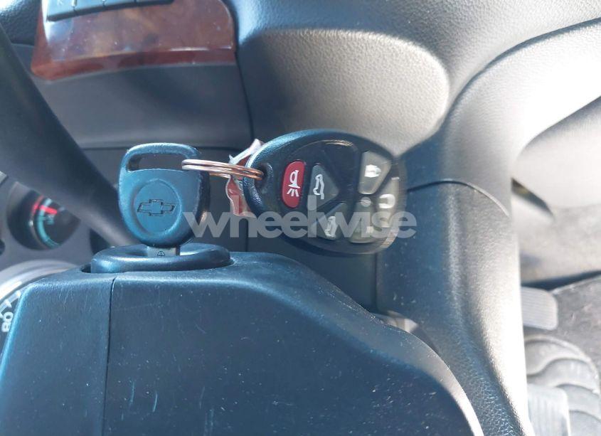 Photo 11 of 2012 Chevrolet Suburban 1500 LT (VIN 1GNSKJE75CR182591)