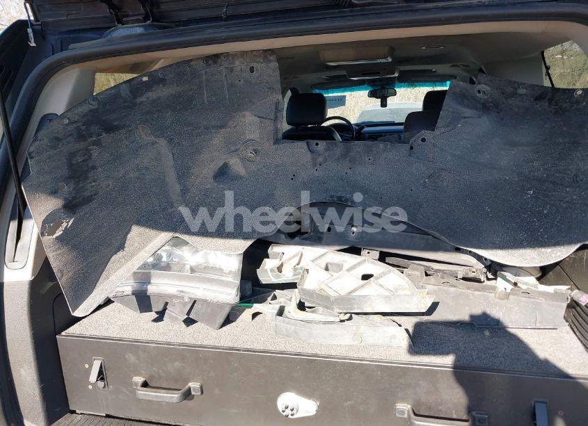 Photo 12 of 2012 Chevrolet Suburban 1500 LT (VIN 1GNSKJE75CR182591)