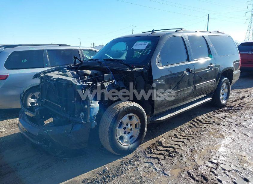 Photo 2 of 2012 Chevrolet Suburban 1500 LT (VIN 1GNSKJE75CR182591)