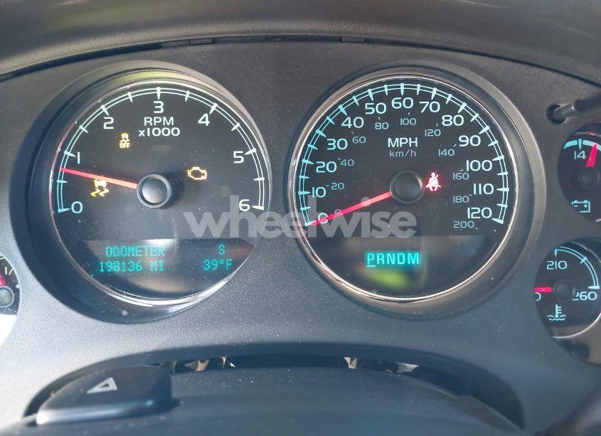 Photo 7 of 2012 Chevrolet Suburban 1500 LT (VIN 1GNSKJE75CR182591)