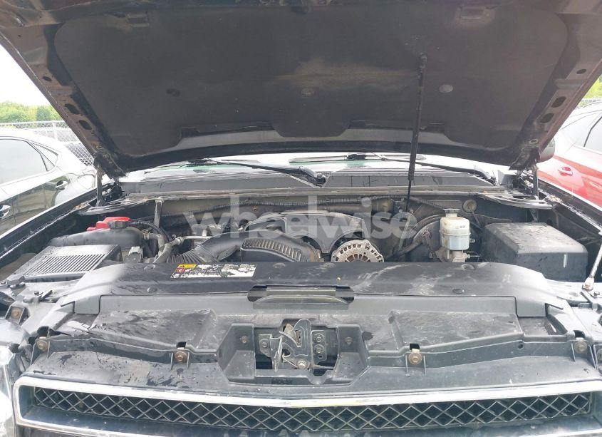 Photo 10 of 2012 Chevrolet Suburban 1500 LT (VIN 1GNSKJE75CR189265)