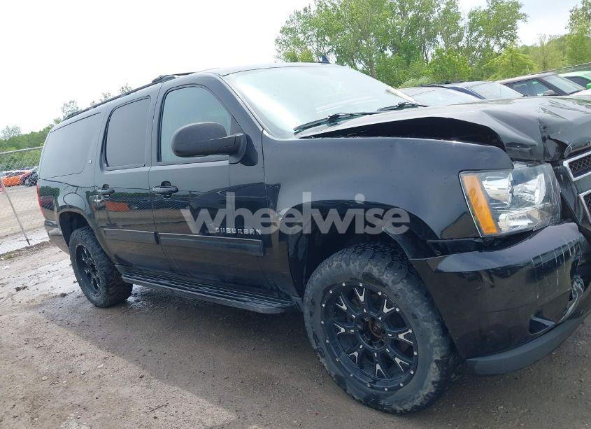 Photo 13 of 2012 Chevrolet Suburban 1500 LT (VIN 1GNSKJE75CR189265)