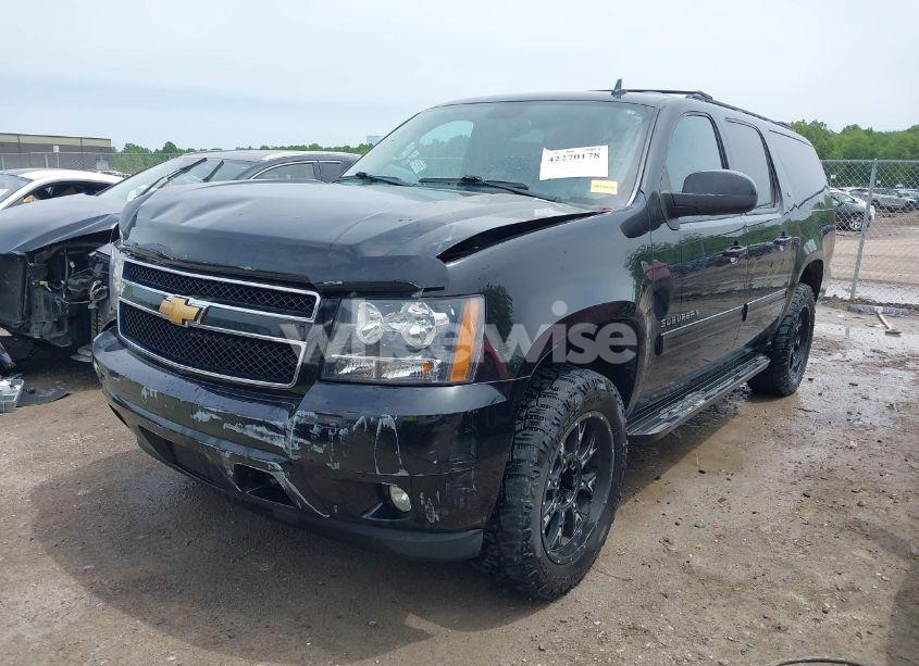 Photo 2 of 2012 Chevrolet Suburban 1500 LT (VIN 1GNSKJE75CR189265)