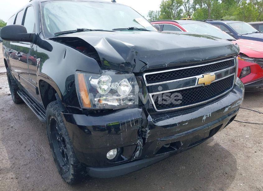 Photo 6 of 2012 Chevrolet Suburban 1500 LT (VIN 1GNSKJE75CR189265)