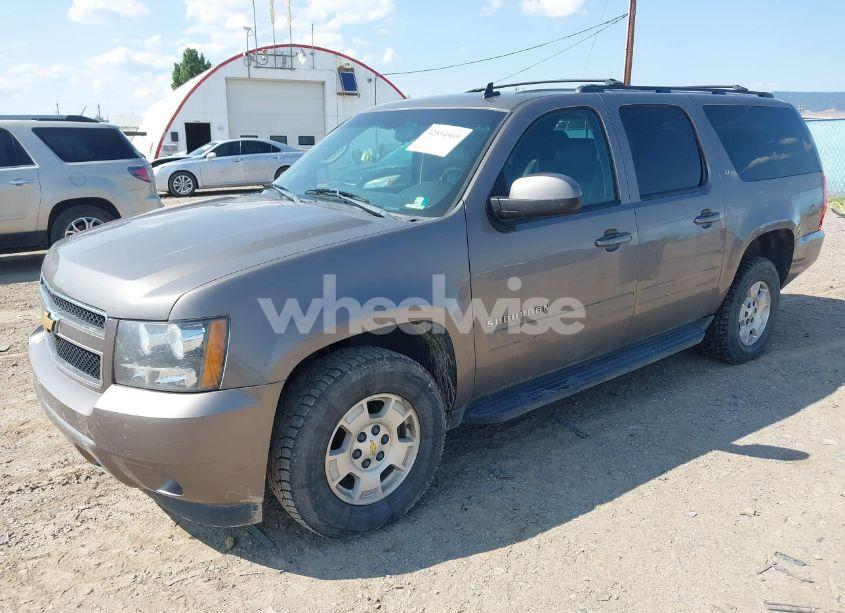 Photo 2 of 2012 Chevrolet Suburban 1500 LT (VIN 1GNSKJE75CR315141)