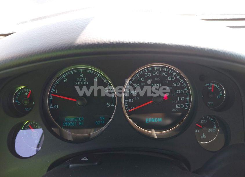 Photo 7 of 2012 Chevrolet Suburban 1500 LT (VIN 1GNSKJE75CR315141)