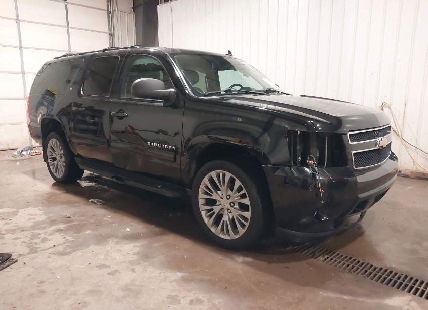 2013 Chevrolet Suburban 1500 LT (VIN 1GNSKJE75DR173830) main photo