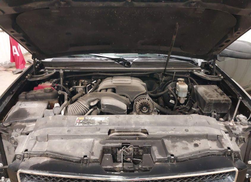 Photo 10 of 2013 Chevrolet Suburban 1500 LT (VIN 1GNSKJE75DR173830)