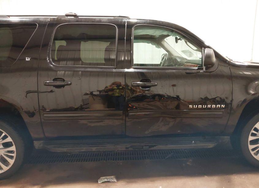 Photo 14 of 2013 Chevrolet Suburban 1500 LT (VIN 1GNSKJE75DR173830)