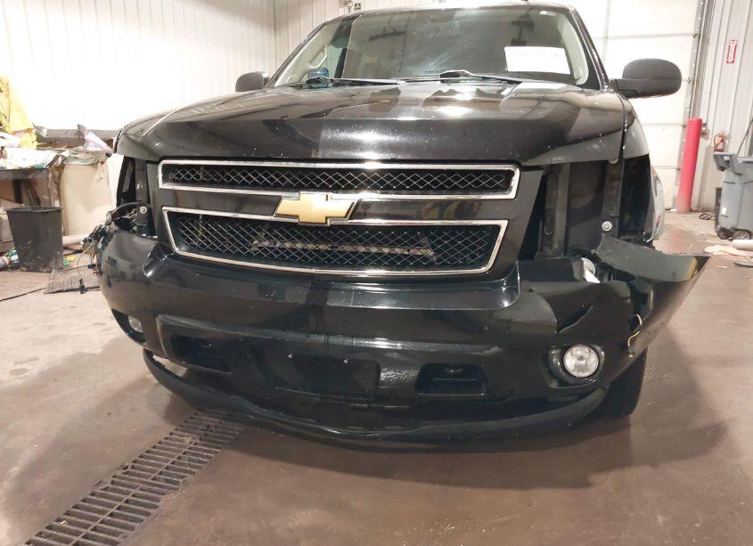 Photo 6 of 2013 Chevrolet Suburban 1500 LT (VIN 1GNSKJE75DR173830)