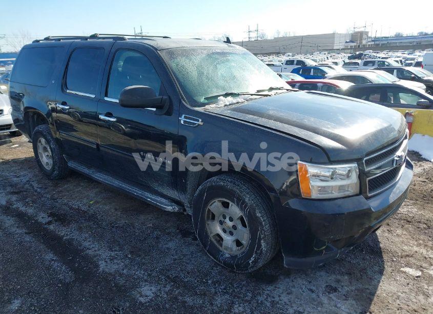 2014 Chevrolet Suburban 1500 LT (VIN 1GNSKJE75ER214054) main photo
