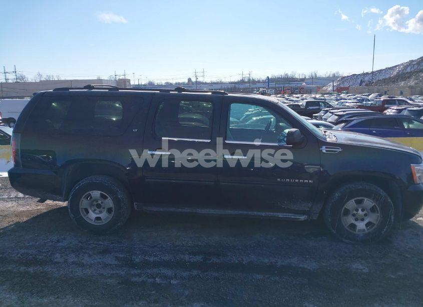 Photo 13 of 2014 Chevrolet Suburban 1500 LT (VIN 1GNSKJE75ER214054)