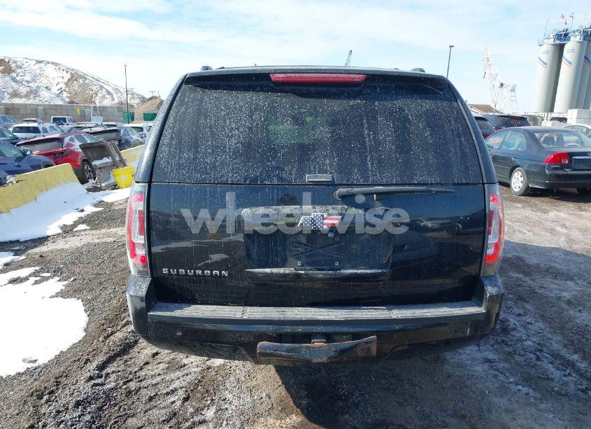 Photo 16 of 2014 Chevrolet Suburban 1500 LT (VIN 1GNSKJE75ER214054)