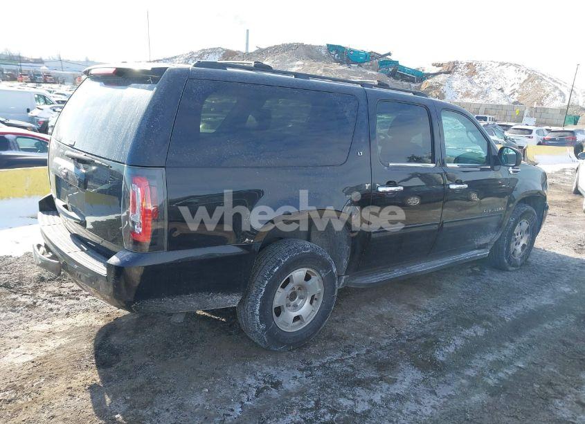 Photo 4 of 2014 Chevrolet Suburban 1500 LT (VIN 1GNSKJE75ER214054)