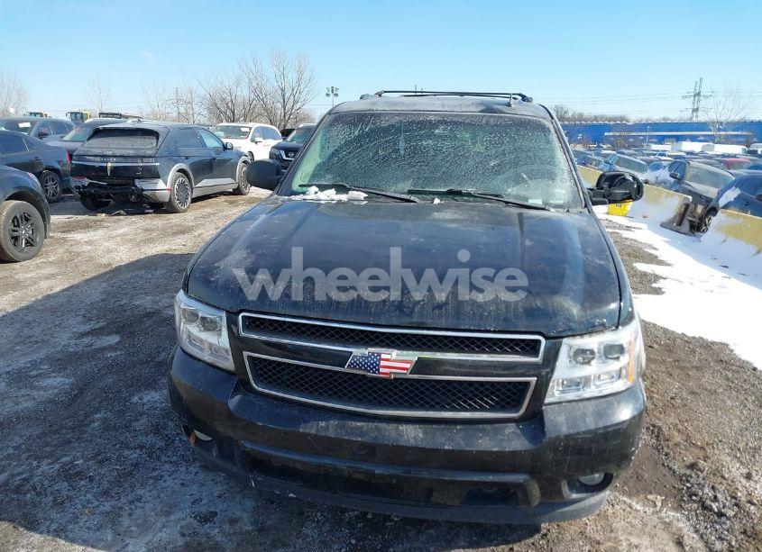 Photo 6 of 2014 Chevrolet Suburban 1500 LT (VIN 1GNSKJE75ER214054)