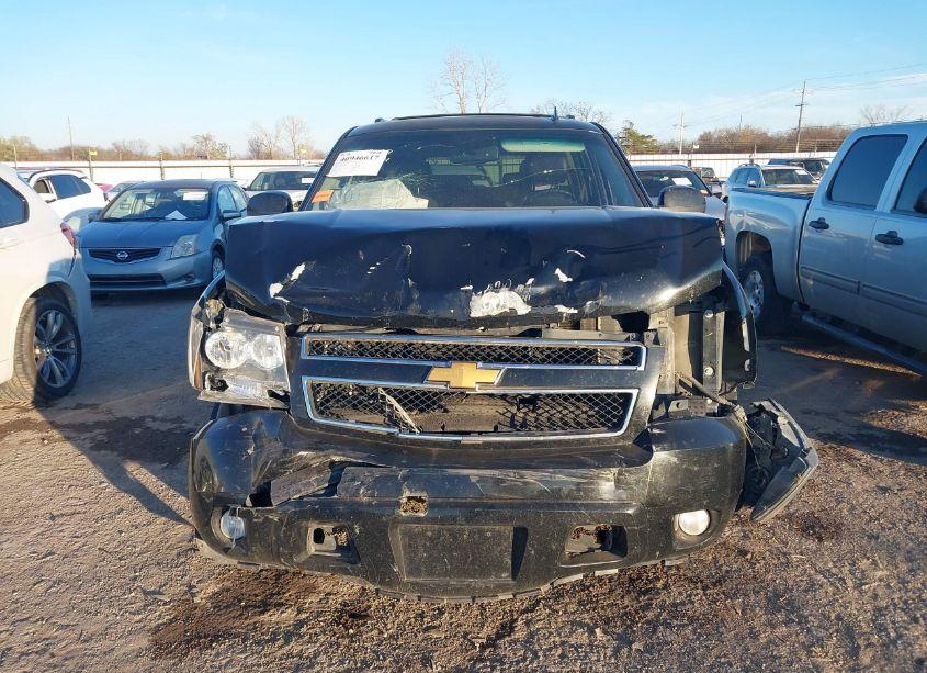 Photo 12 of 2014 Chevrolet Suburban 1500 LT (VIN 1GNSKJE75ER223188)