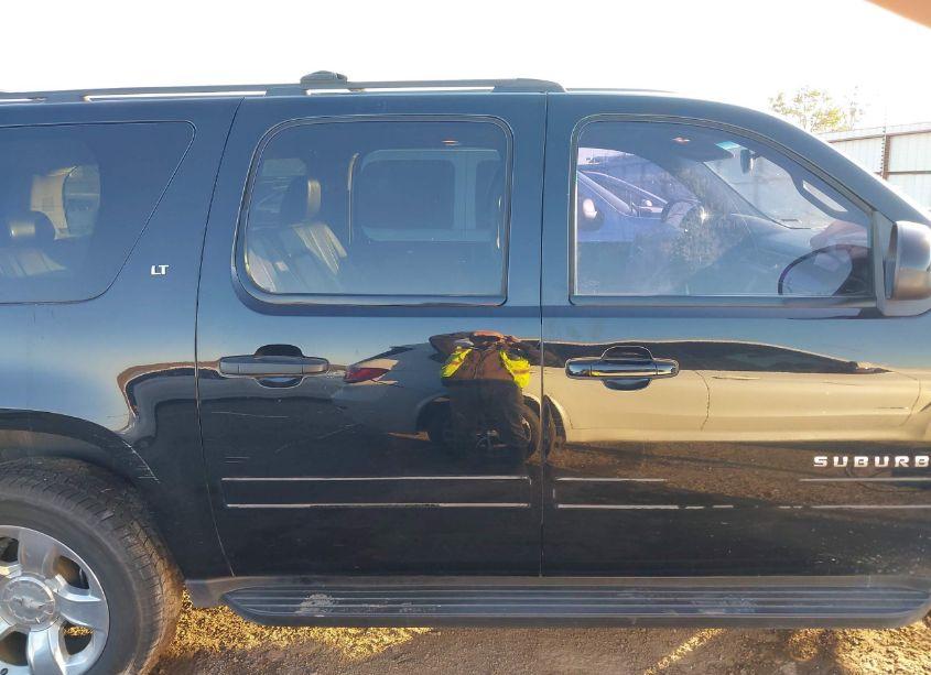 Photo 13 of 2014 Chevrolet Suburban 1500 LT (VIN 1GNSKJE75ER223188)