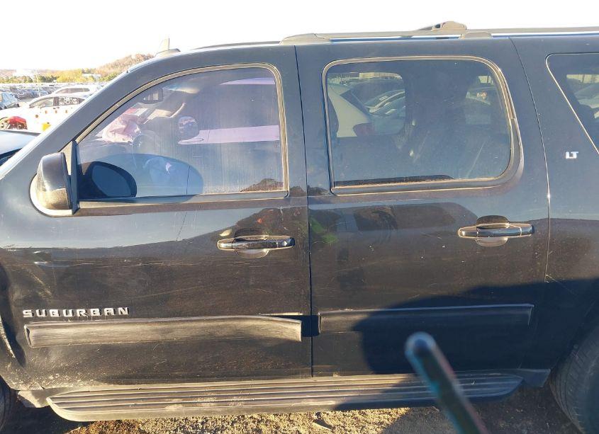 Photo 14 of 2014 Chevrolet Suburban 1500 LT (VIN 1GNSKJE75ER223188)