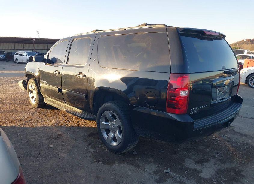 Photo 3 of 2014 Chevrolet Suburban 1500 LT (VIN 1GNSKJE75ER223188)