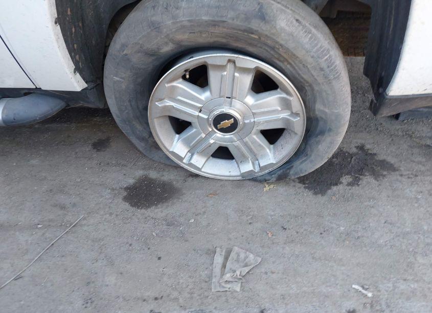 Photo 17 of 2012 Chevrolet Suburban 1500 LT (VIN 1GNSKJE76CR118527)