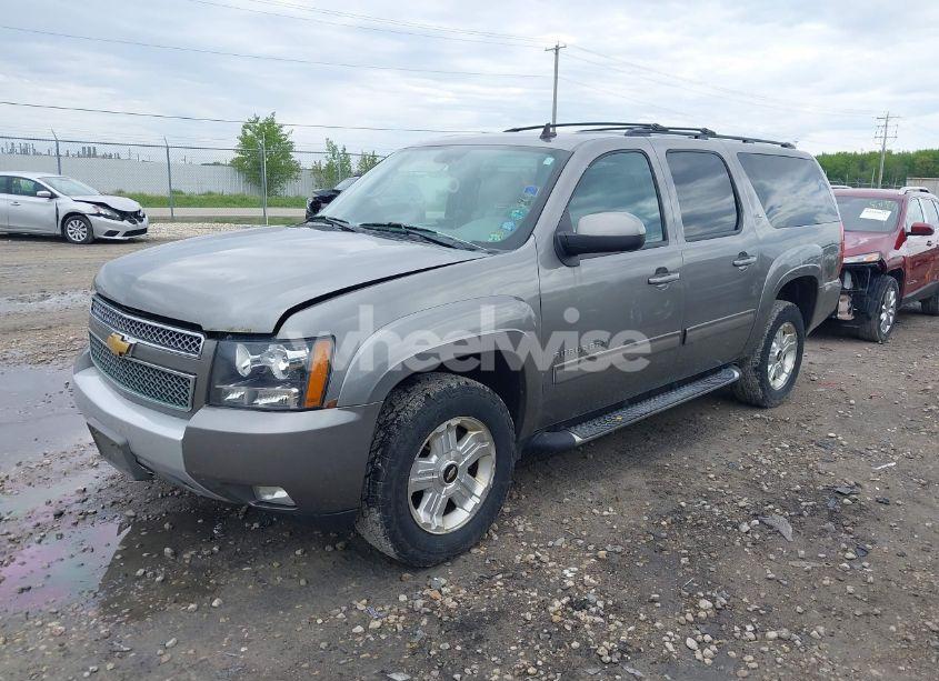 Photo 2 of 2012 Chevrolet Suburban 1500 LT (VIN 1GNSKJE76CR242281)