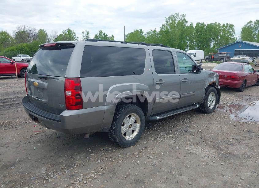 Photo 4 of 2012 Chevrolet Suburban 1500 LT (VIN 1GNSKJE76CR242281)