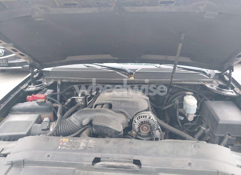 Photo 10 of 2012 Chevrolet Suburban 1500 LT (VIN 1GNSKJE76CR268699)