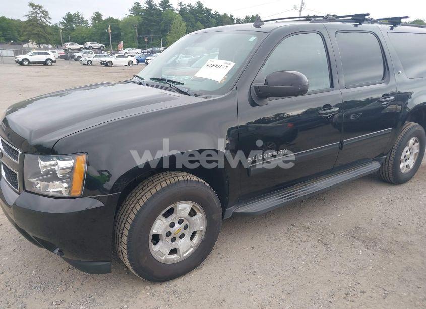Photo 2 of 2012 Chevrolet Suburban 1500 LT (VIN 1GNSKJE76CR268699)