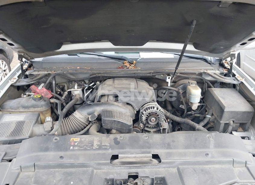 Photo 10 of 2012 Chevrolet Suburban 1500 LT (VIN 1GNSKJE76CR291724)