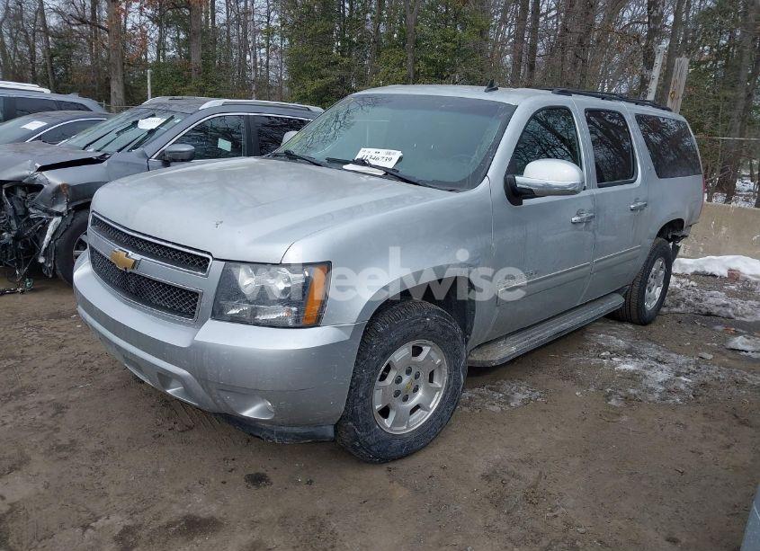 Photo 2 of 2012 Chevrolet Suburban 1500 LT (VIN 1GNSKJE76CR291724)