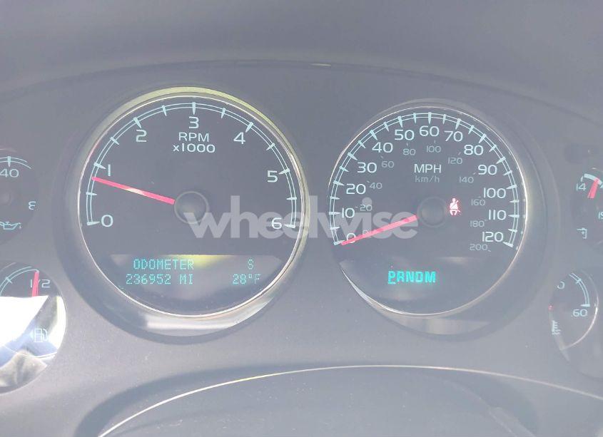 Photo 7 of 2012 Chevrolet Suburban 1500 LT (VIN 1GNSKJE76CR291724)