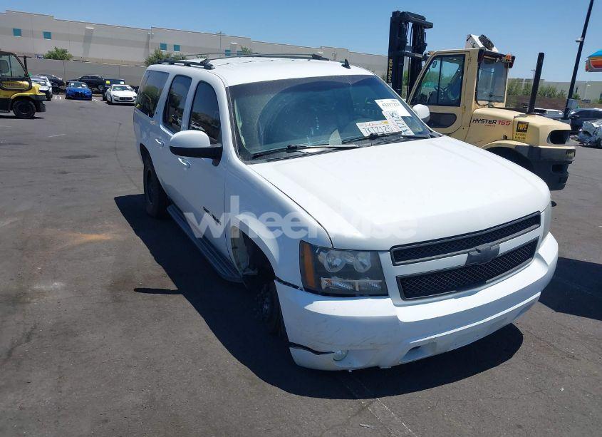 2013 Chevrolet Suburban 1500 LT (VIN 1GNSKJE76DR204809) main photo
