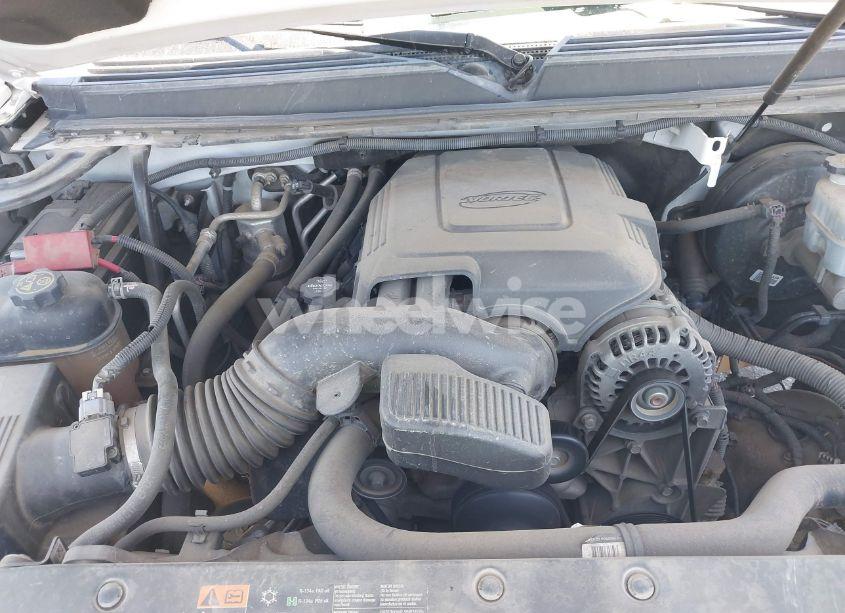 Photo 10 of 2013 Chevrolet Suburban 1500 LT (VIN 1GNSKJE76DR204809)