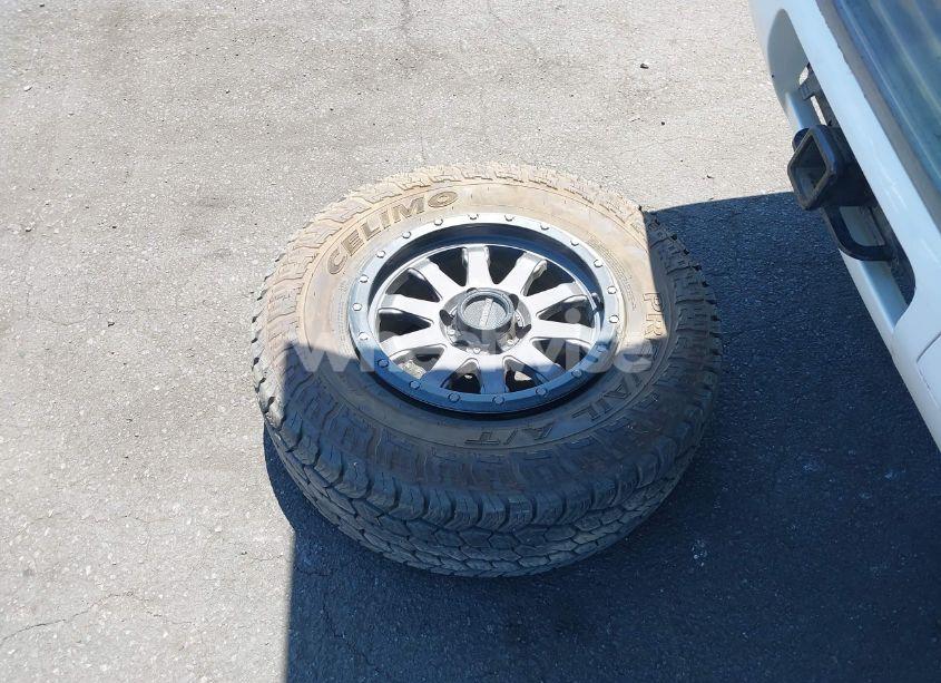 Photo 12 of 2013 Chevrolet Suburban 1500 LT (VIN 1GNSKJE76DR204809)